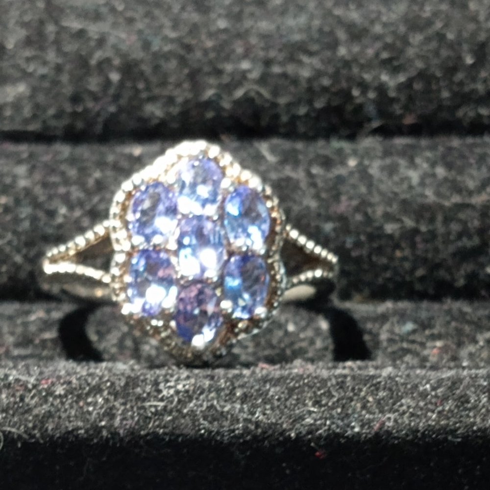 Tanzanite floral ring